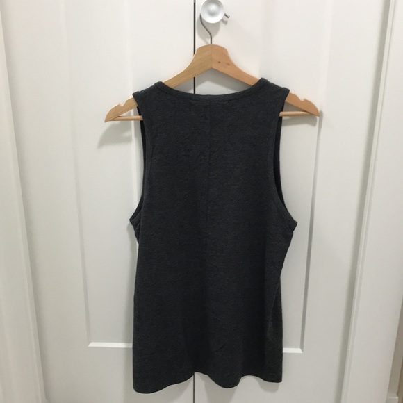 BNWT Oak + Fort Sleeveless Top - Picture 2 of 3